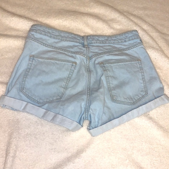 light blue denim shorts! - Picture 2 of 3